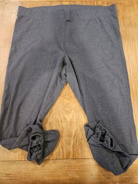 Old Navy Dark Gray Cropped Leggings with Leg Ruffle Detail